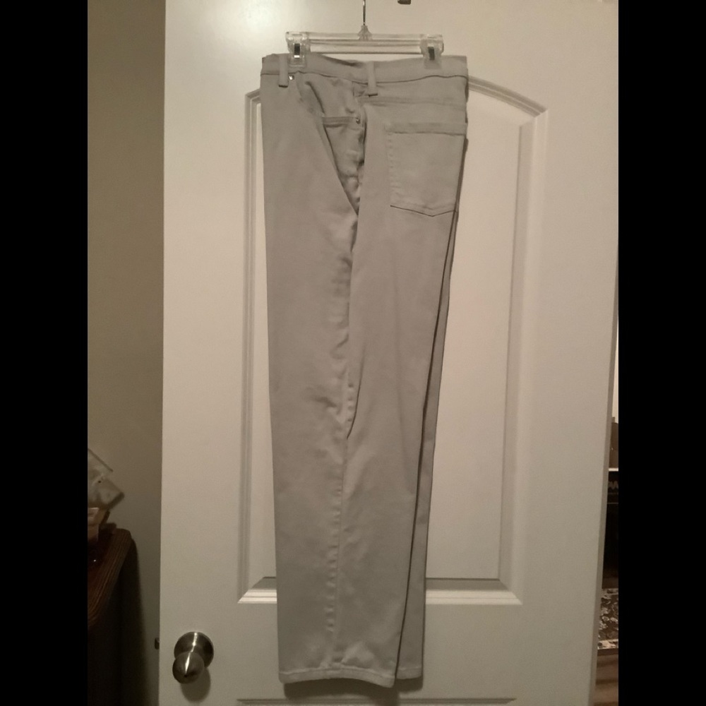 Gloria Vanderbilt Amanda Classic fit 16 average tan jeans maybe worn twice.